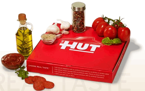 Caja de pizza con el nuevo logotipo de Pizza Hut